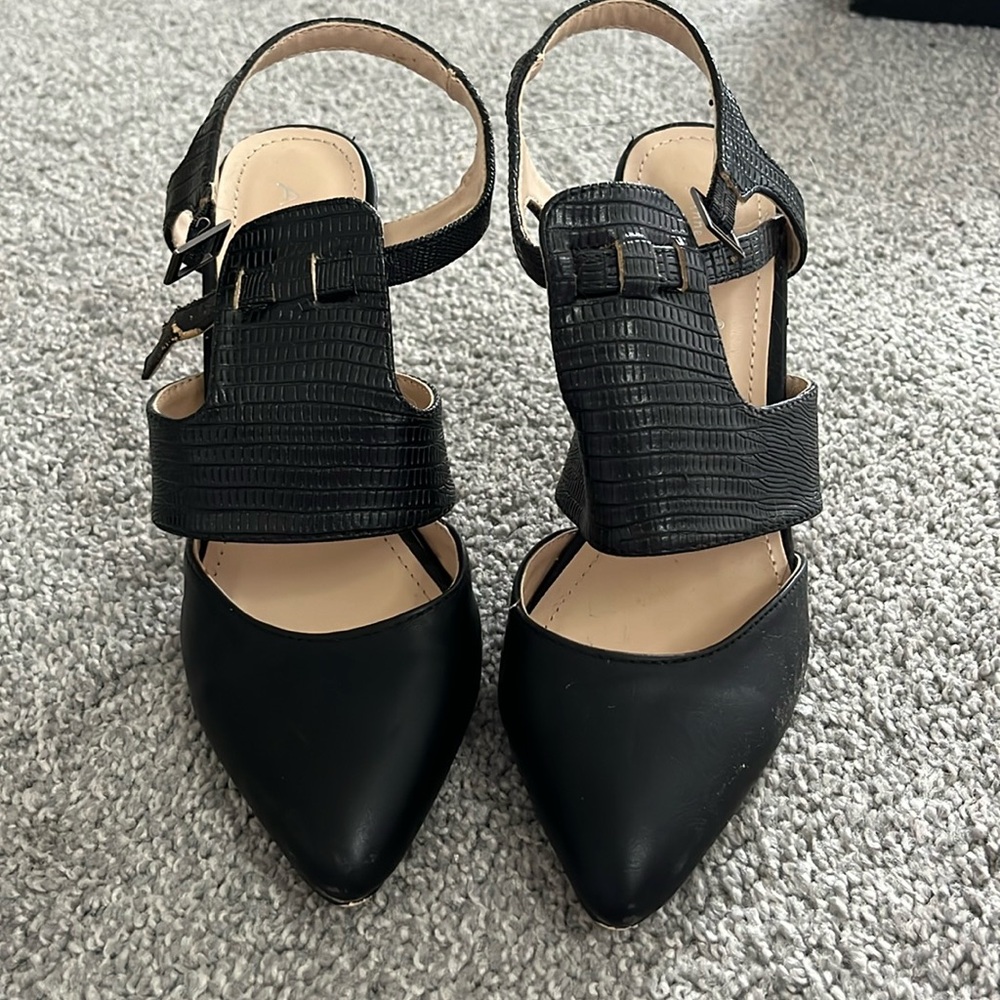 Women’s size 8 Anne Michelle black heels
